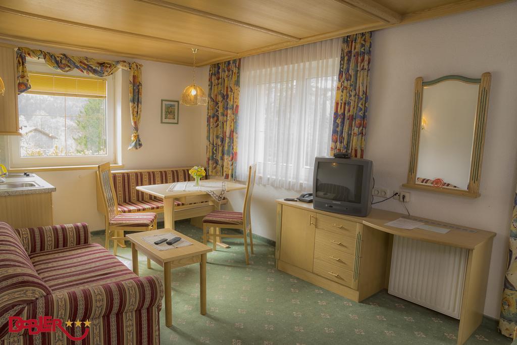Ferienhotel Dobler ヴァイセンバッハ・アム・レッヒ エクステリア 写真